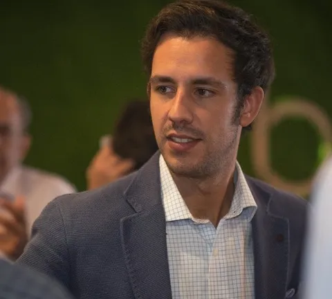 Adrián Heredia Adrián Heredia