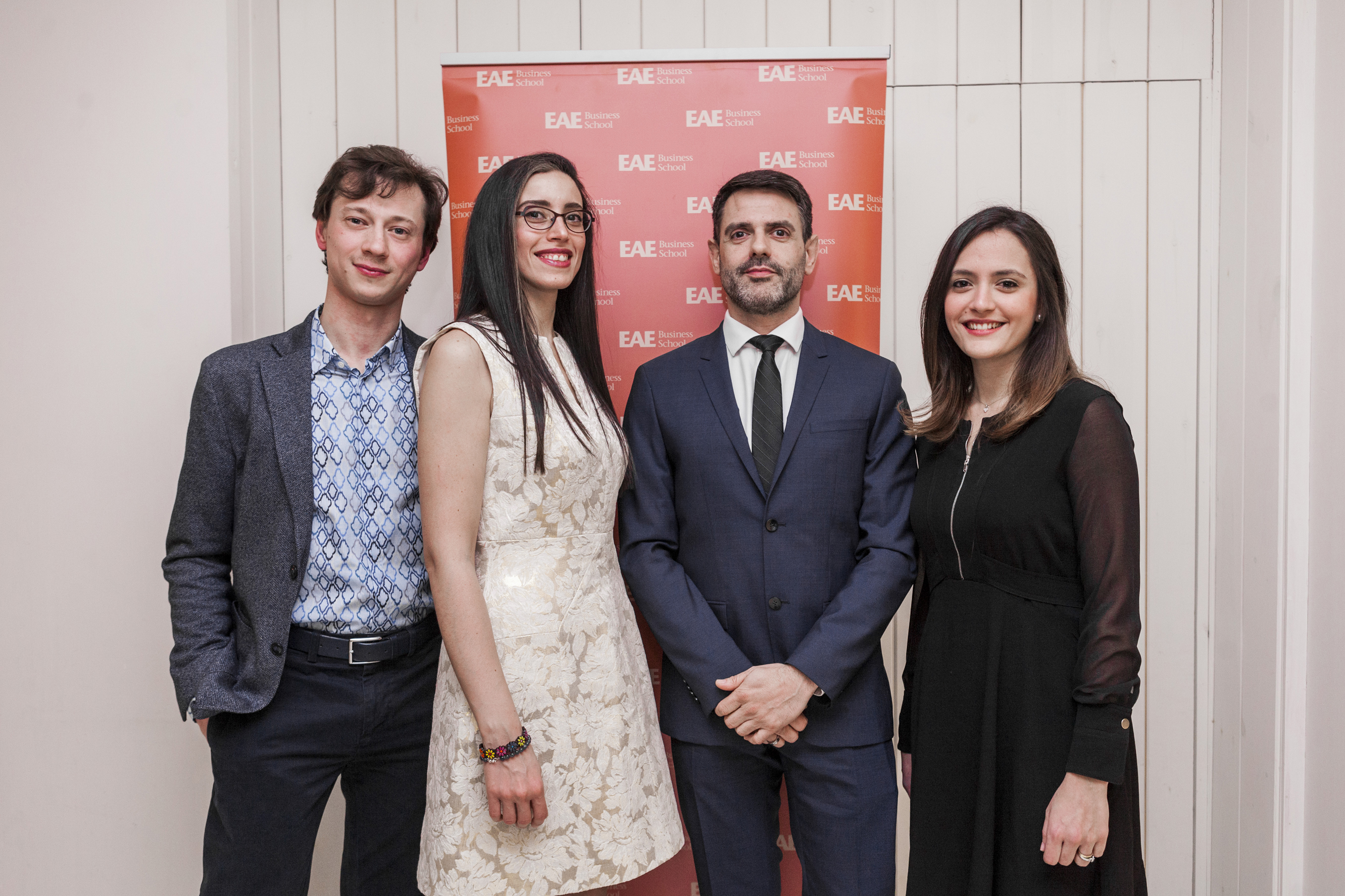 EAE Business School reconoce a los alumnos con mejor expediente académico en su Dean's List 17 EAE Business School reconoce a los alumnos con mejor expediente académico en su Dean's List 17