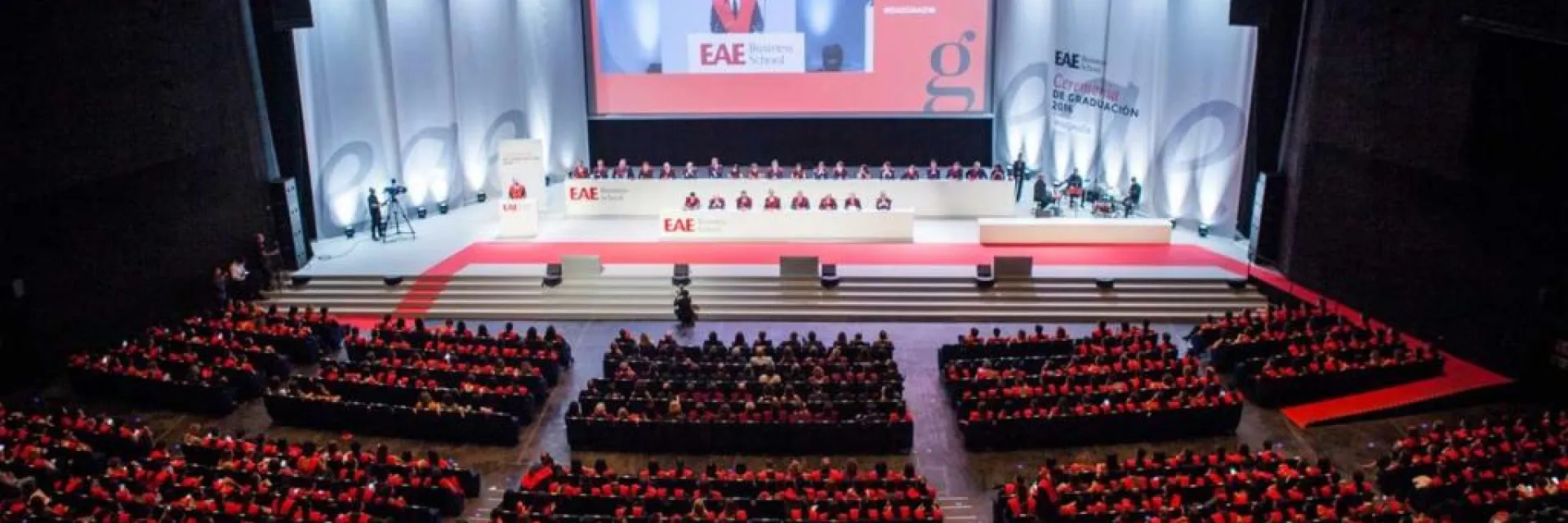 ceremonia-graduacion-eae-business-school-1490187747440